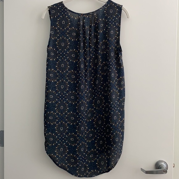 H&M navy pattern blouse - Picture 2 of 4